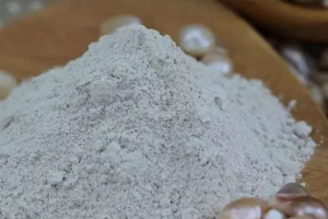 別再傻傻的用手去擠黑頭了！美容師教你3招，輕松收縮毛孔去黑頭