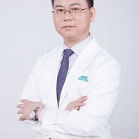 黃健